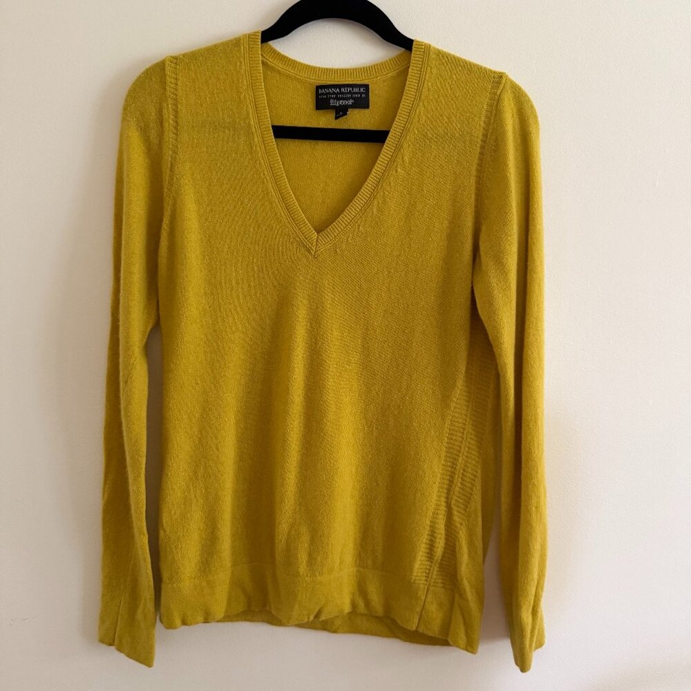 Banana Republic Yellow Filpucci V-neck Sweater Size Small